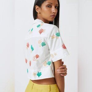 Maeve by Anthropologie Embroidered Coral Shells Surf Shirt Button Down Crop